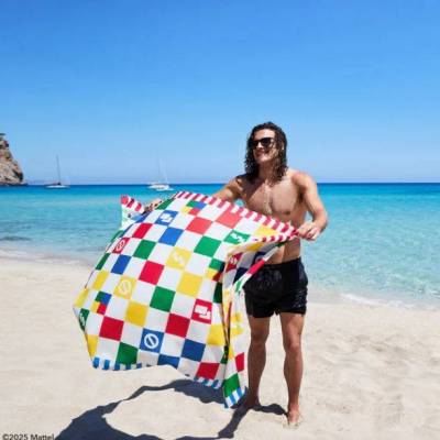 Uno Wild Card Towel 3.JPG